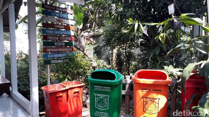 RW 07 Kelurahan Kebayoran Lama Selatan, Kec Kebayoran Lama, Jakarta Selatan meraih Adipura Proklim.