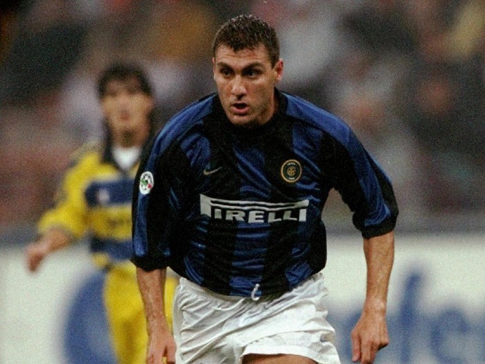 19 Sep 1999: Inter's Christian Vieri in action during the Serie A match between Inter Milan and Parma, played at the San Siro in Milan, Italy. Inter won the match 5-1. \ Mandatory Credit: Claudio Villa /Allsport