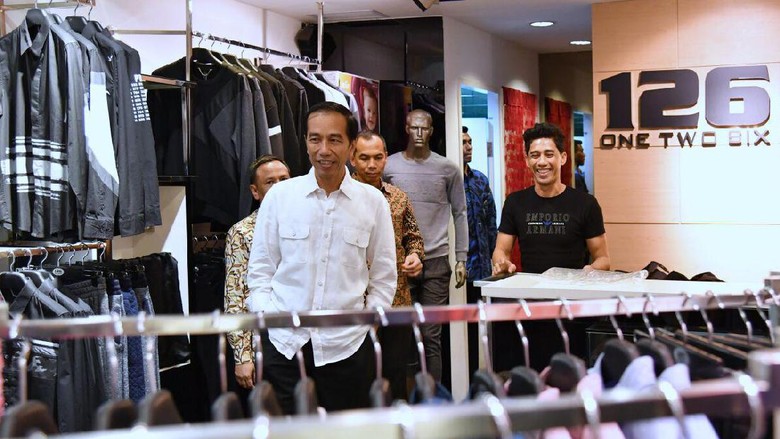 Tiba di Bali, Jokowi Sambangi Mal dan Bikin Kaget Turis Tiba di Bali, Jokowi Sambangi Mal dan Bikin Kaget Turis