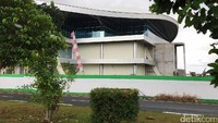 Saat ini progres Terminal baru ini telah mencapai 70% dan rencana diresmikan pada akhir tahun ini serta kondisi Runway sudah ideal dan mampu melayani pesawat B-737 series.