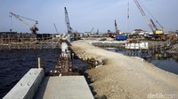 Proyek yang membentang di sepanjang Kalibaru-Cilincing itu sudah mulai nampak bentuknya.