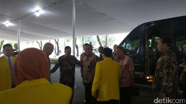 Menhan Ryamizard Ryacudu memberi kuliah umum di UI.