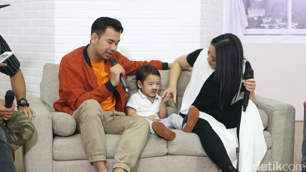 Raffi Ahmad dan Nagita Slavina Jadi 'Pasangan Terseleb', Ayu Ting Ting 'Selebritis Tereksis di Selebrita Awards 2017