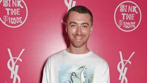 Foto:  Sam Smith Semakin Langsing! Tengok Transformasi Dramatisnya