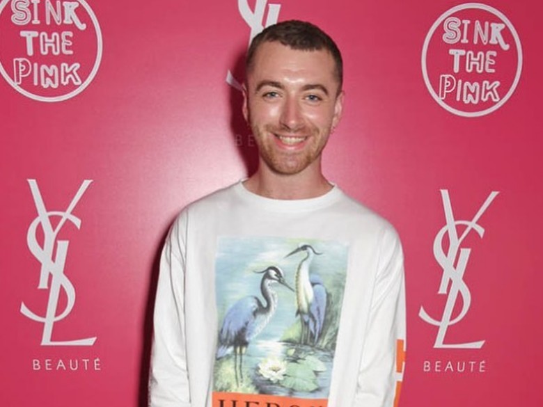 Ups! Sam Smith Kepergok Ciuman dengan Aktor Drama 13 Reasons Why Ups! Sam Smith Kepergok Ciuman dengan Aktor Drama 13 Reasons Why