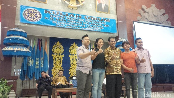 Beri Kuliah Umum, Mentan Dicurhati Mahasiswa Anak Petani