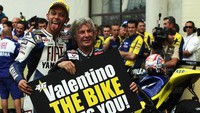Rossi kembali ke takhta juara dunia di MotoGP 2008. Dalam perjalanannya, di Le Mans, ia pun menyamai rekor kemenangan Angel  Nieto. (Foto: Bryn Lennon/Getty Images)