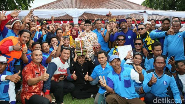 Banyuwangi Raih Adipura, 2 'Pahlawan Sampah' Dihadiahi Umroh
