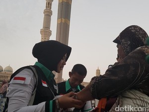 Serma Kamila, TNI Cantik Penyelamat Jemaah Bingung di Masjid Nabawi
