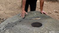 Ada yang meninggal setelah mengangkat batu (Hakim Ghani/detikTravel)