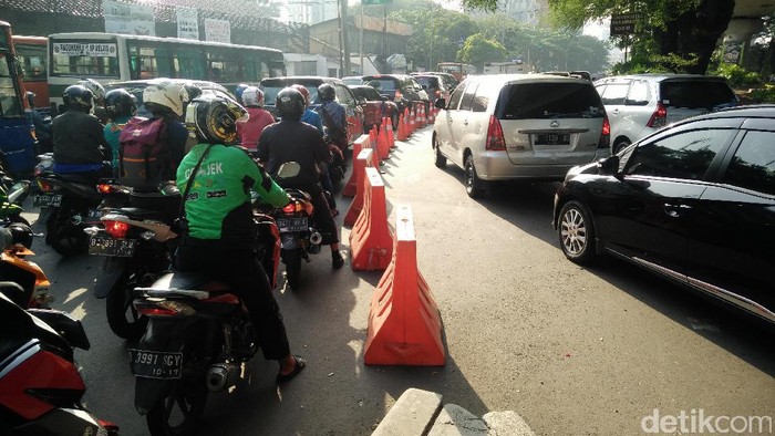 Pak Polisi! Ini Keluhan Pengendara Soal Rekayasa Lalin Pancoran