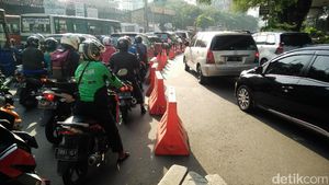 Foto: Rekayasa di Simpang Pancoran Berimbas Macet ke Tebet