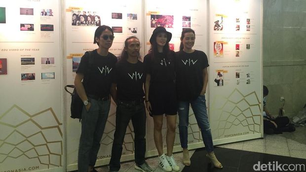 Vanessa Angel Marah-marah, Raffi Tutup Kolom Komentar Foto Bareng Caisar