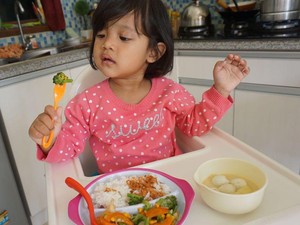 Begini Cara Agar Anak Lebih Lahap Makan