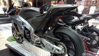 Meski tak resmi memasarakan RC213V-S, Wahana Honda memberikan kesempatan kepada anggota komunitas moge Honda Jakarta untuk merasakan langsung motor ini. Foto: Rangga Rahadiansyah