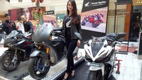 Tidak hanya mengenalkan sosok garang RC213V-S, pada kesempatan ini kami juga memamerkan produk premium yaitu Honda CBR250RR dan CBR150R, kata Head of Marketing WMS, Ario. Foto: Rangga Rahadiansyah