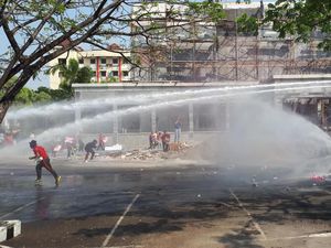 Antisipasi Kerusuhan, Polisi Gelar Simulasi Pengamanan Pilkada