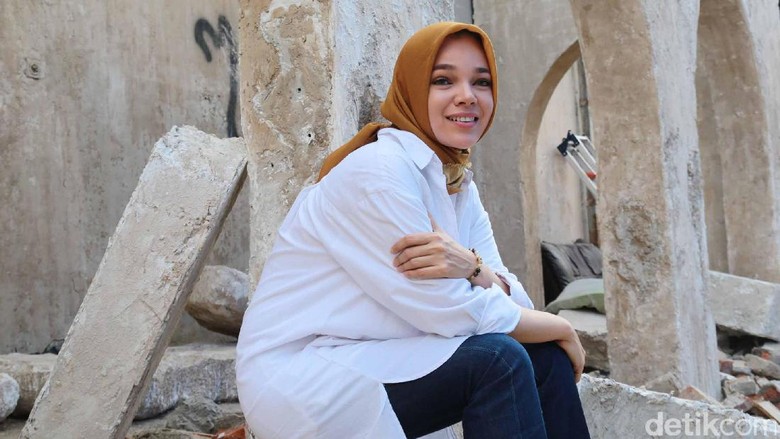 Peran yang Bikin Dewi Sandra Jungkir Balik hingga Menangis Peran yang Bikin Dewi Sandra Jungkir Balik hingga Menangis