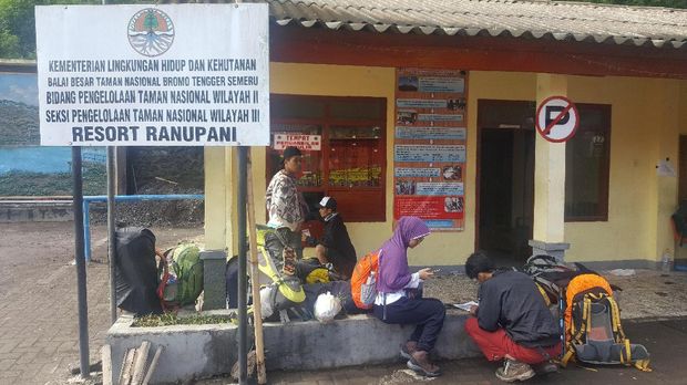 Basecamp Gunung Semeru