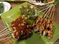 Hari Ini ke Cirebon? Di Sini Bisa Jajan Aneka Sate Taichan!