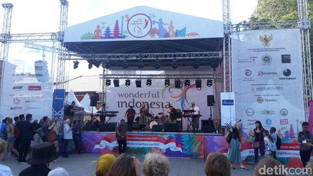 Krakatau Reunion Semakin Meriahkan Festival Indonesia ke-2 di Moskow