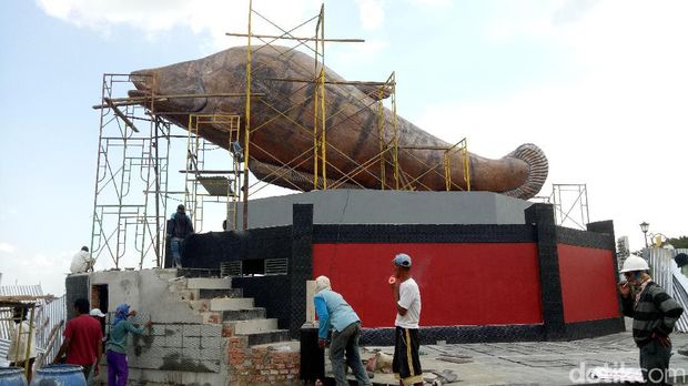 Tugu bari in diperkirakan rampung pada 13 Agustus 2017 