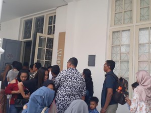 Ratusan Orang Antre Lihat Lukisan Langka Istana Negara