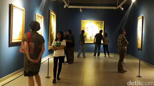 Eits... Jangan Sampai Karya Seni Jadi <i>Background</i> Foto