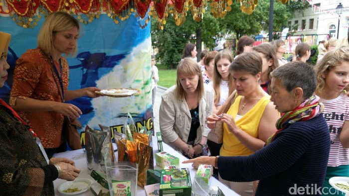 Khasiatnya Mendunia, Teh dan Pia Kelor Diminati Warga Rusia