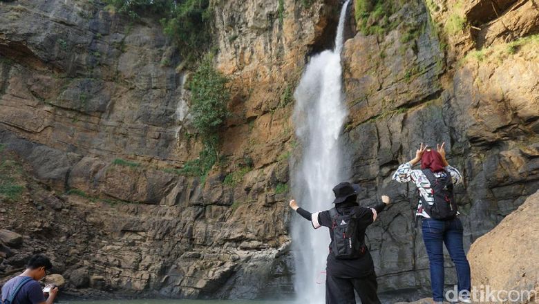 Air terjun di Geopark Ciletuh, Sukabumi