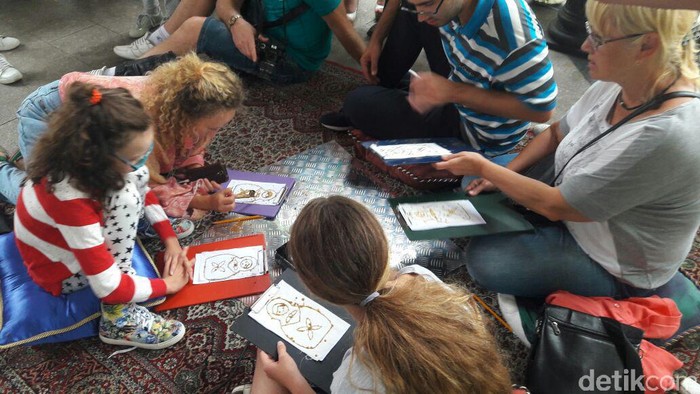 Batik Indonesia di Mata Warga Rusia