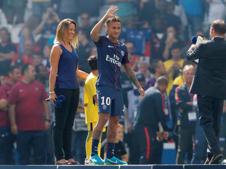 Neymar: Bonjour, Paris!