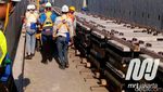 MRT Jakarta Sudah Mulai Dipasang Rel