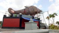 Sebentar lagi, warga Palembang akan punya ikon kebanggan baru selain Jembatan Ampera dan Benteng Kuto Besak (BKB). Apalagi kalau bukan Tugu Ikan Belido (Belida) yang begitu ikonik (Raja Adil/detikTravel)