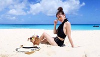 Ia pun kerap membuat iri 206 ribu followernya di jejaring instagram. (Dok. Instagram/chrystan_x)
