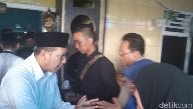 Menag Lukman jenguk keluarga pria yang dibakar di Bekasi /