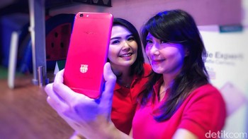 Ponsel ini dilepas seharga Rp 4,099 juta. (Foto: detikINET/Adi Fida Rahman)