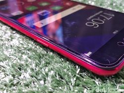Ada Messi dan Suarez di Oppo F3 Berlapis Emas 18 Karat