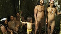 Dari catatan sejarah, suku Huaorani tercatat tak pernah kalah. Terang saja, mereka begitu paham seluk beluk hutan Amazon. Ditambah, senjata utamanya adalah sumpit racun sepanjang 2 meter (BBC)