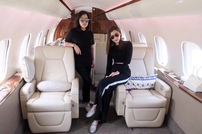 Chryseis Tan kerap memamerkan gaya hidup mewahnya di Instagram @chrystan_x. Akun media sosialnya itu kini memiliki lebih dari 200 ribu pengikut. Foto: Instagram