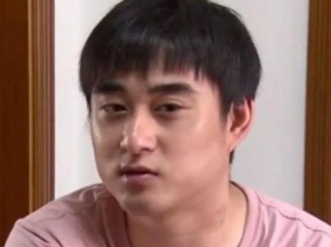 Pasangan Ini Bercerai Karena Punya Anak Terlalu Tampan, Kok Bisa?