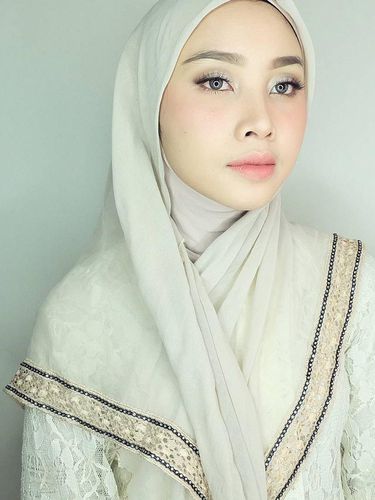 Yuk, Kenalan dengan 10 Vlogger Hijab Cantik yang Populer 