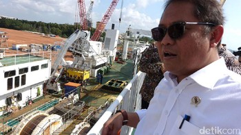 Menkominfo mendorong Palapa Ring Barat bisa merapungkan proyek Februari 2018. Foto: Agus Tri Haryanto/detikINET