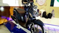 Ada tiga pilihan untuk Fino ini, yaitu Yamaha Fino 125 Blue Core Premium, Yamaha Fino 125 Blue Core Sporty dan Yamaha Fino 125 Blue Core Grande. Yamaha Fino 125 Blue Core Premium dan Yamaha Fino 125 Blue Core Sporty dijual Rp 17.200.000. Sementara Yamaha Fino 125 Blue Core Grande hargnya Rp 18.400.000. Khairul Imam Ghozali.