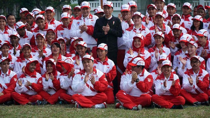 Suasana pelepasan kontingen Indonesia ke SEA Games XXIX/2017, Kuala Lumpur, Malaysia yang berlangsung Senin (7/8/2017) di Istana kepresidenan oleh Presiden RI Joko Widodo yang dihadiri Menko Bidang Pembangunan Manusia dan Kebudayaan, Puan Maharani, Menteri Pemuda dan Olahraga, Imam Nahrawi, Sekretaris Negara, Pramono Anung, dan Ketua Umum Komite Olimpiade Indonesia (KOI), Erick Thohir.