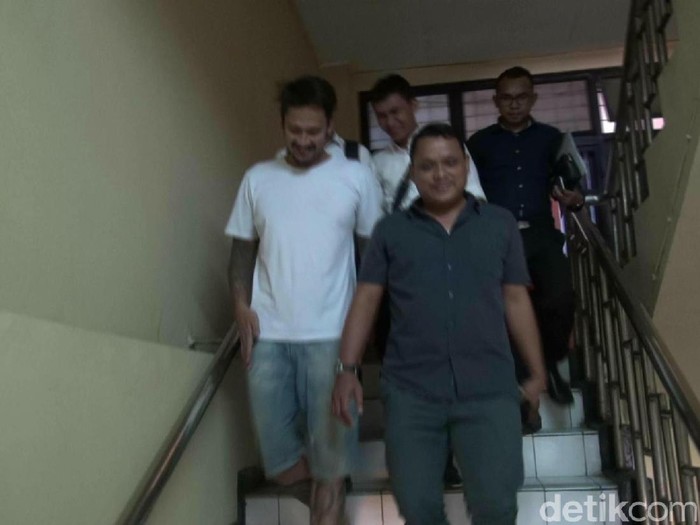 Tora Sudiro Tak Bisa Sembarangan Dijenguk, Sekalipun Keluarga