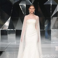 Koleksi terbaru Hian Tjen dengan mengusung tema A Fine Romance Bertempat di Ballroom Grand Hyatt hotel, Jakarta. [Foto: Mohammad Abduh/Wolipop]