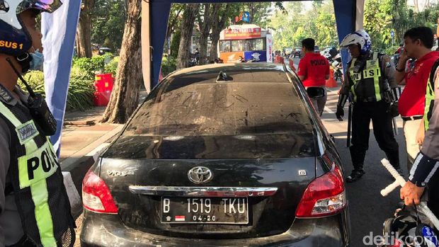 Selain Pelat Palsu, Polisi Temukan Banyak KTP dari Vios Ugal-ugalan