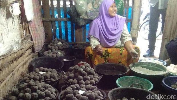 Pengusaha telur asin di Aceh keluhkan garam mahal dan langka
