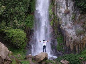 Sumpah Raja-raja di Air Terjun Janji